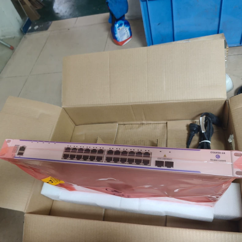 Alcatel-Lucent 24-Port Gigabit Ethernet Switch OS6450-24