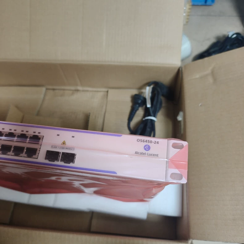 Alcatel-Lucent 24-Port Gigabit Ethernet Switch OS6450-24 thumbnail