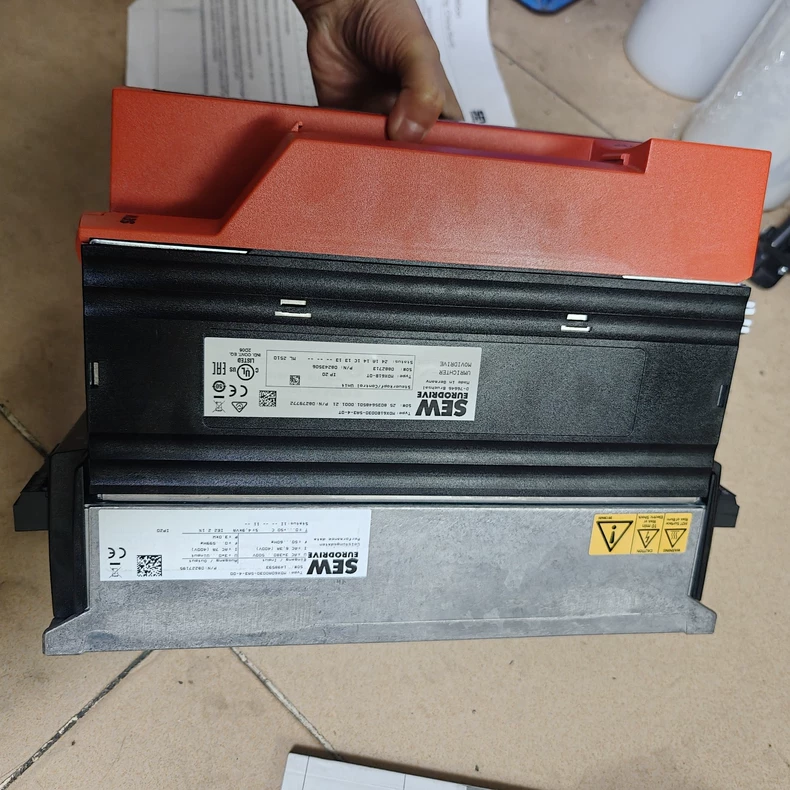SEW-EURODRIVE Variable Frequency Drive MDX61B0030-5A3-4-0T thumbnail