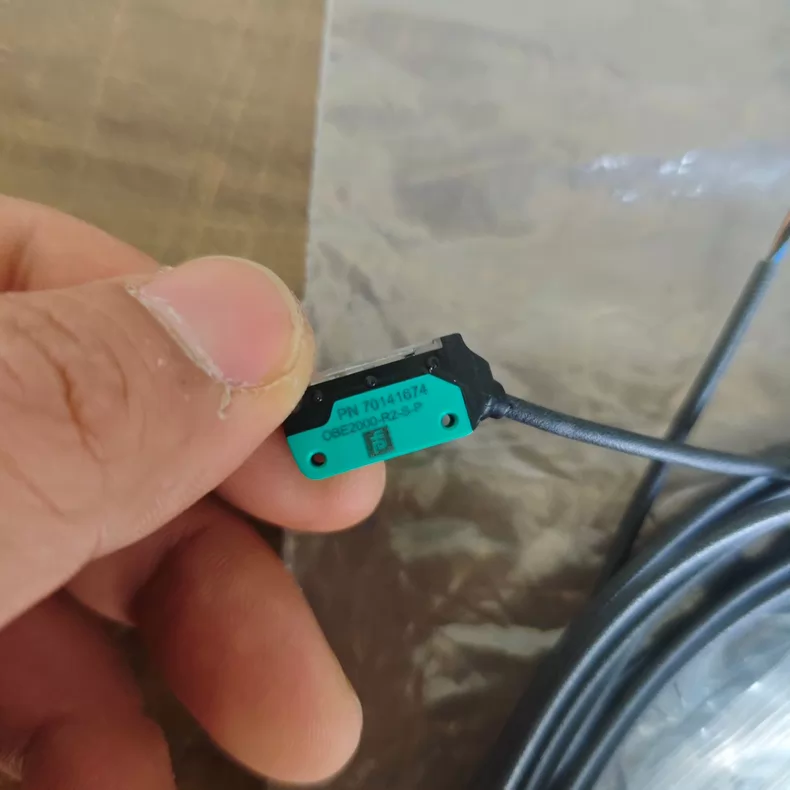 Pepperl+Fuchs Sensor OBE2000-R2-SE0-P thumbnail