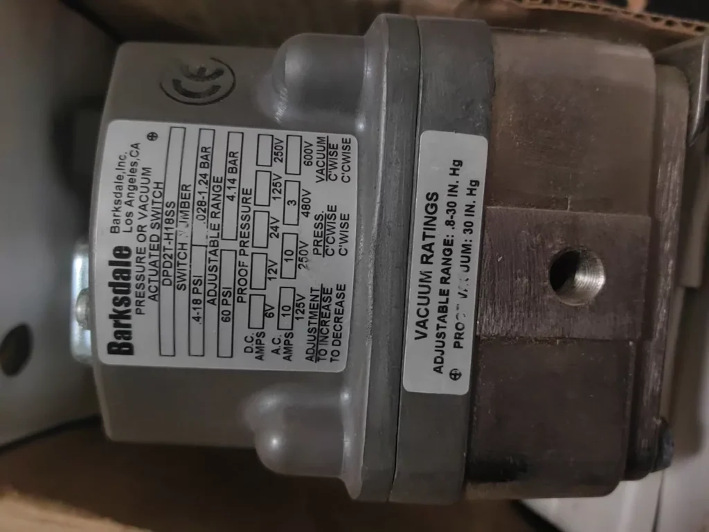 Barksdale DPD2T-H18SS Switch