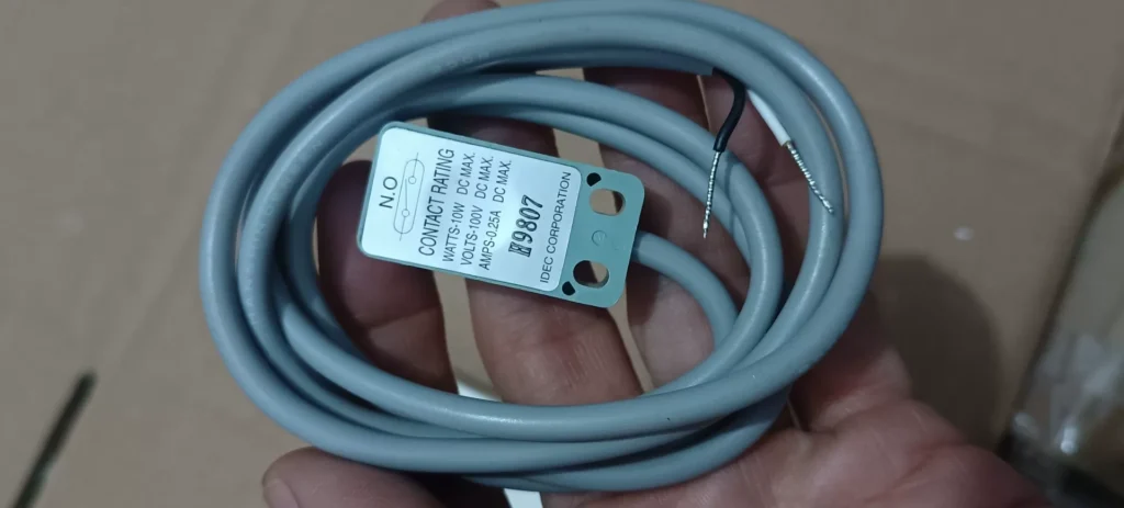 IDEC DPRI-01 Proximity Sensor thumbnail