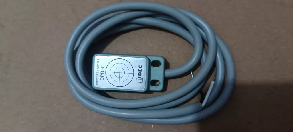 IDEC DPRI-01 Proximity Sensor thumbnail