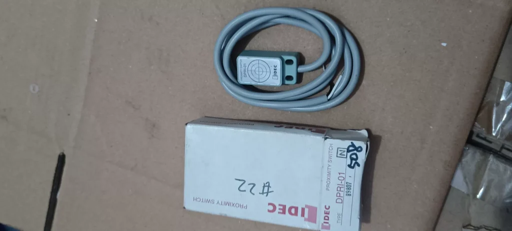 IDEC DPRI-01 Proximity Sensor thumbnail