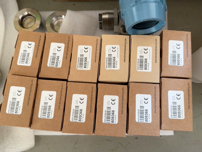Banner Engineering Q53XKLAF300-Q8 Sensor