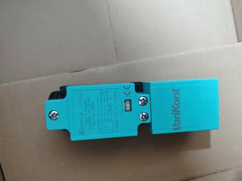Pepperl+Fuchs Sensor UC3000+U9+E6+R2 thumbnail