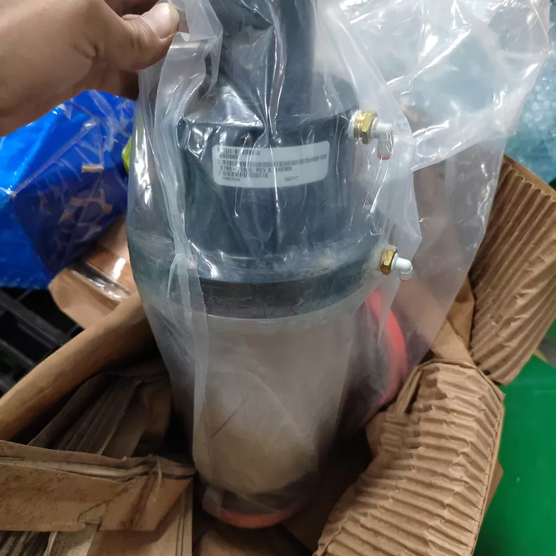 MKS 0190-71928 Vacuum Angle Valve thumbnail