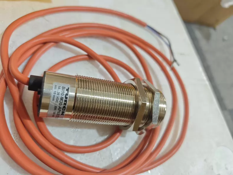 TURCK Proximity Sensor BI10-M30-AP6X/S120 thumbnail
