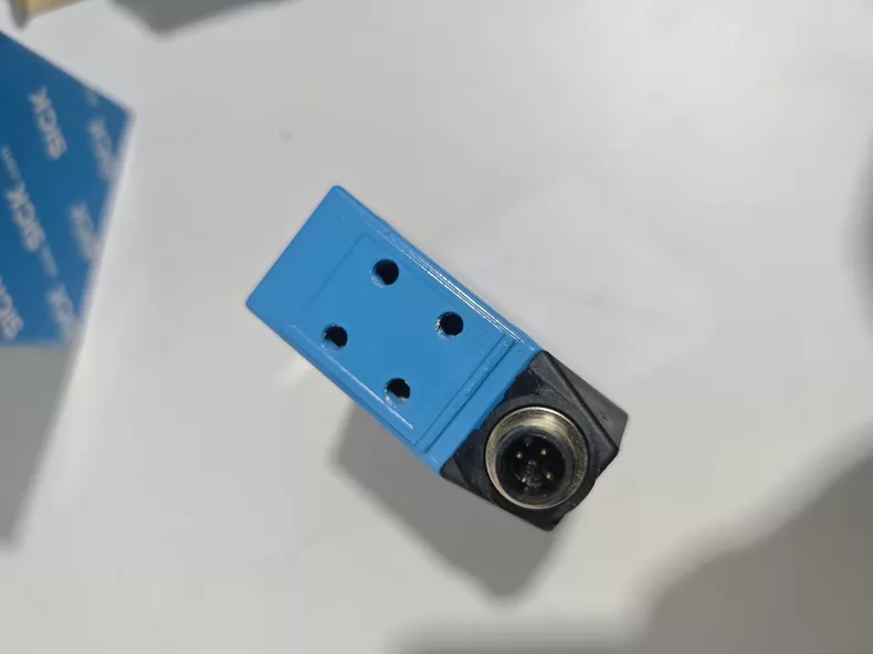 SICK Photoelectric Sensor WL24-2B430