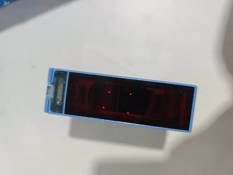 SICK Photoelectric Sensor WL24-2B430 thumbnail