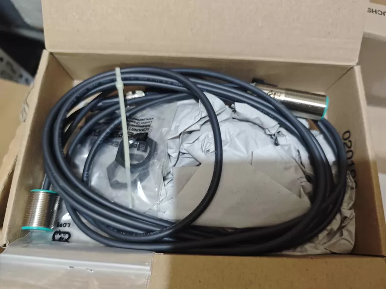 Pepperl+Fuchs Proximity Sensor UDC-18GM50-255-3E1
