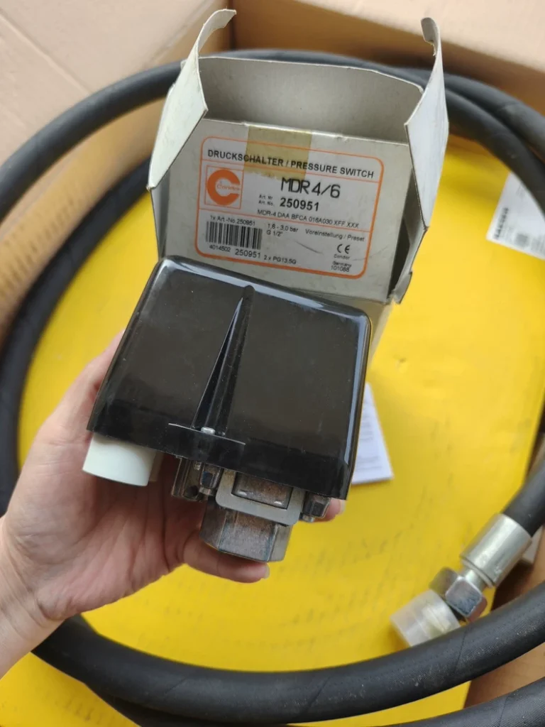 CONDOR Air Compressor Pressure Switch MDR4/6 thumbnail