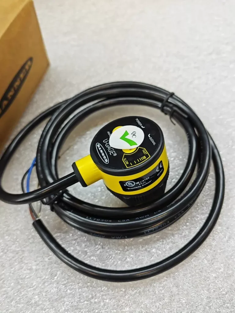 Banner Engineering T30UXIC Ultrasonic Sensor thumbnail