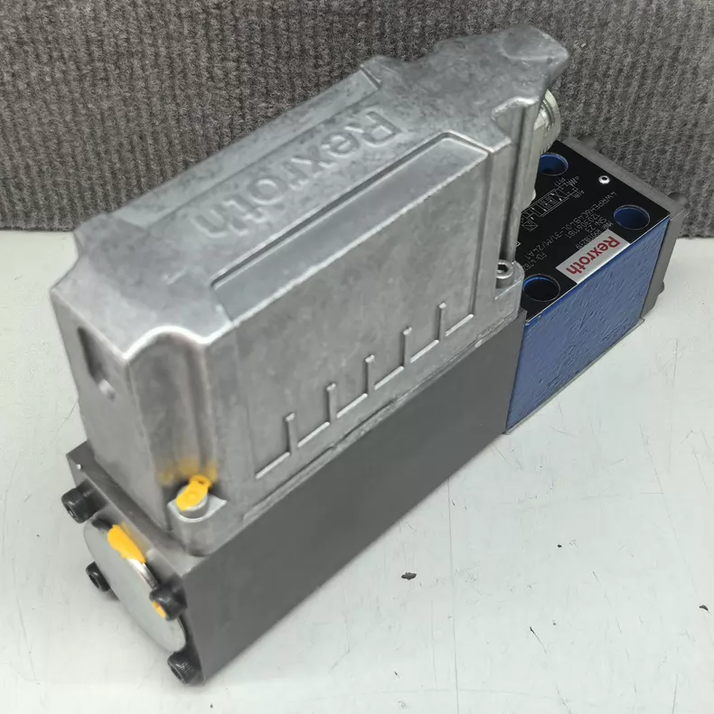 Bosch Rexroth 4WRPEH6C4B40L-31/M/24A1 Proportional Valve thumbnail
