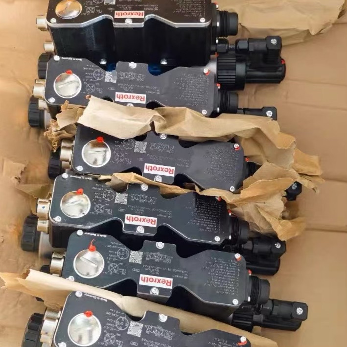 Bosch Rexroth R901183072 4WREQ6Q5-08-2X/V00-24PA63 Valve thumbnail