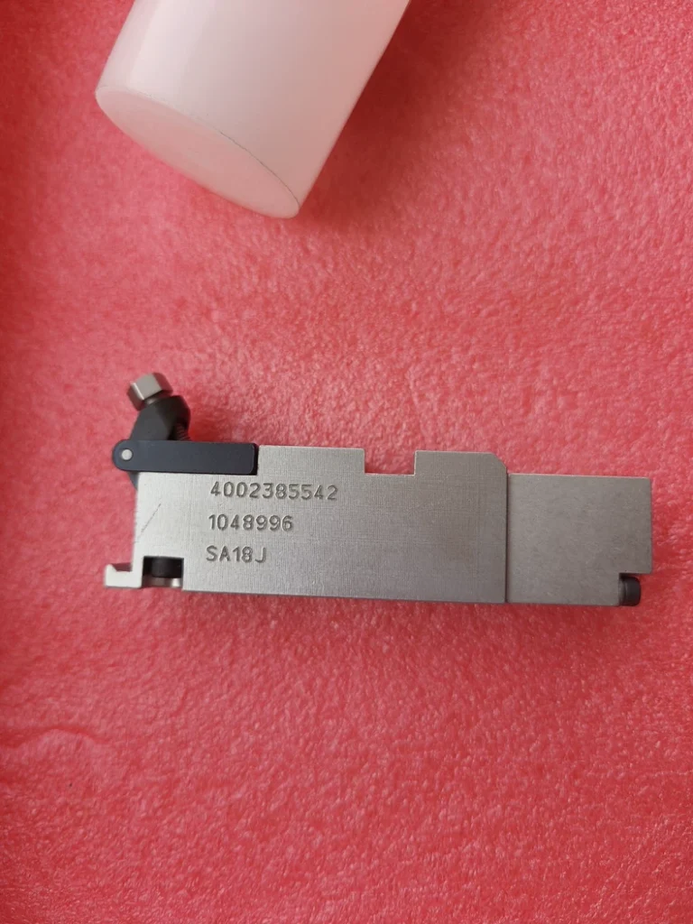 Nordson Hot Melt Applicator Module UM25 / 1048996 thumbnail
