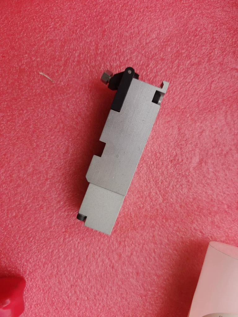 Nordson Hot Melt Applicator Module UM25 / 1048996 thumbnail
