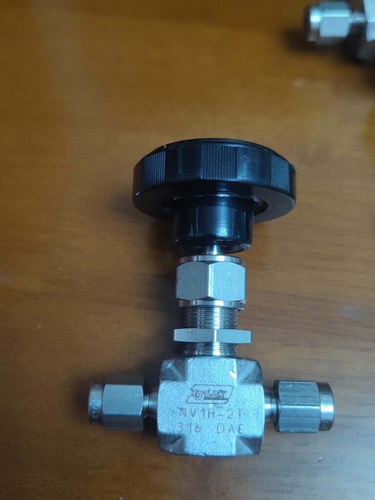 HY-LOK NV1H-2T-R Valve