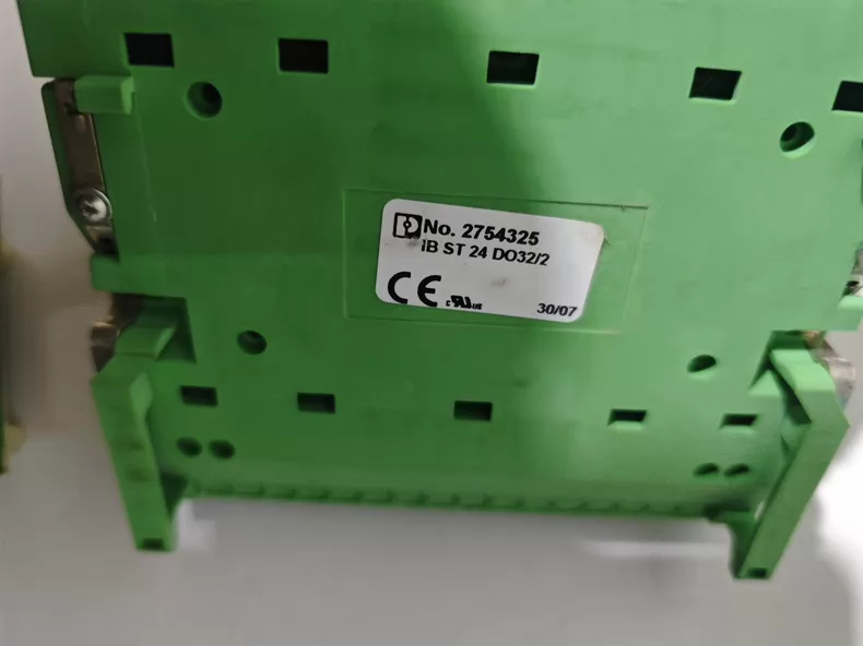 Phoenix Contact DO32/2 Digital Output Module thumbnail