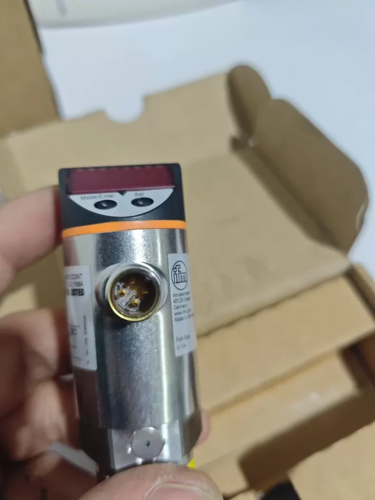 ifm Pressure Sensor PE7004 thumbnail