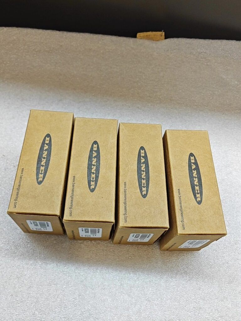 BANNER Q4XTBLAF500-Q8 Sensor thumbnail