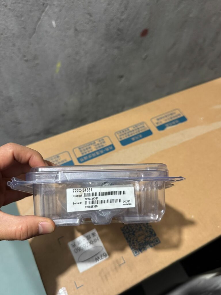 MKS 722C-34381 Vacuum Gauge thumbnail
