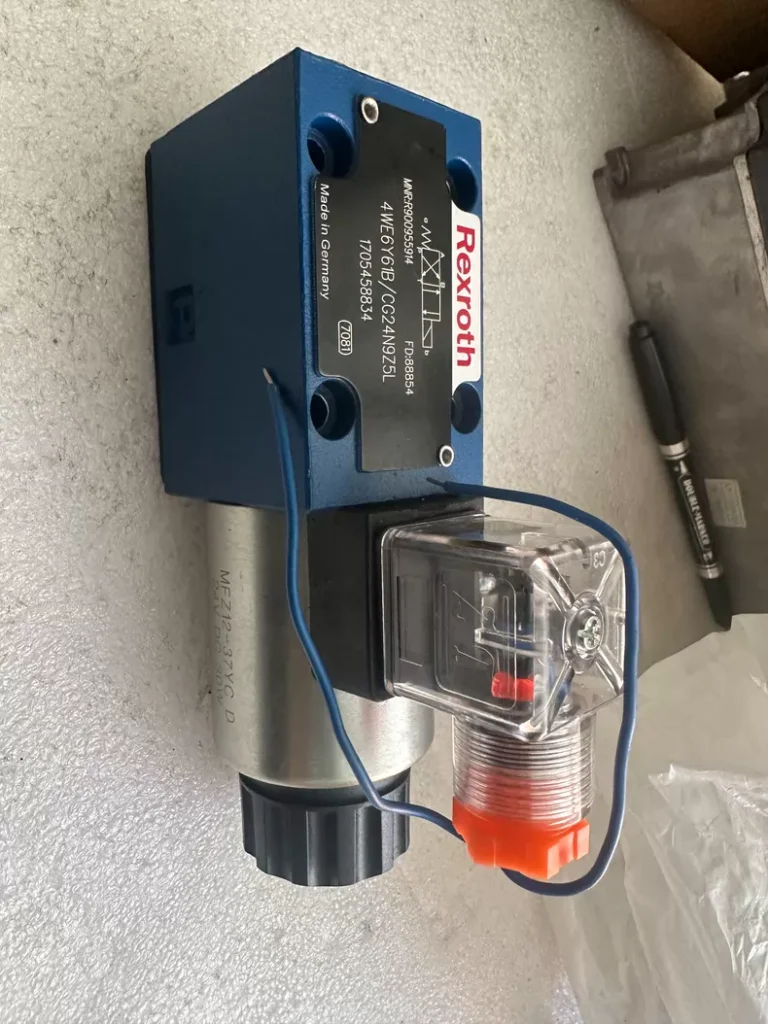 Bosch Rexroth 4WE6Y61B/CG24N9Z5L Directional Control Valve