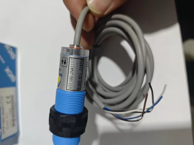 SICK Photoelectric Sensor VTF180-2N41117 thumbnail