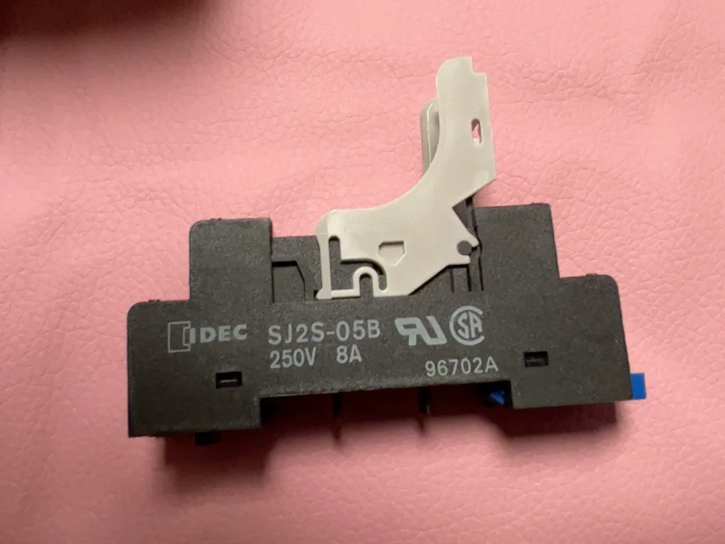 IDEC SJ2S-05B Relay thumbnail