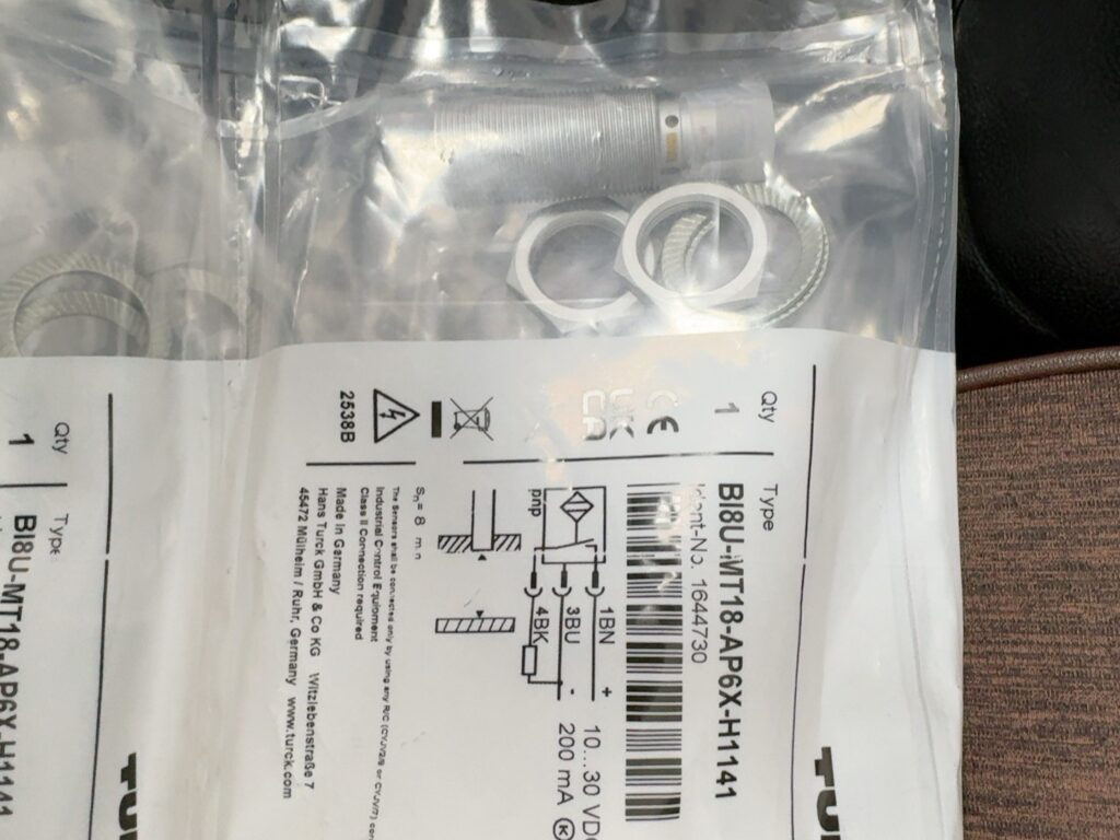 Turck BI8U-MT18-AP6X-H1141 Proximity Sensor thumbnail