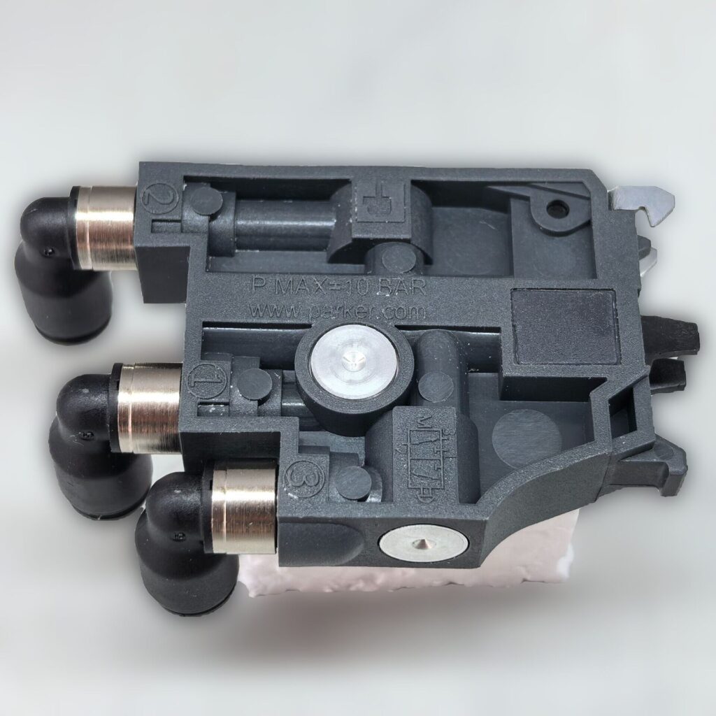 Parker PXB-B4932 Pneumatic Valve thumbnail