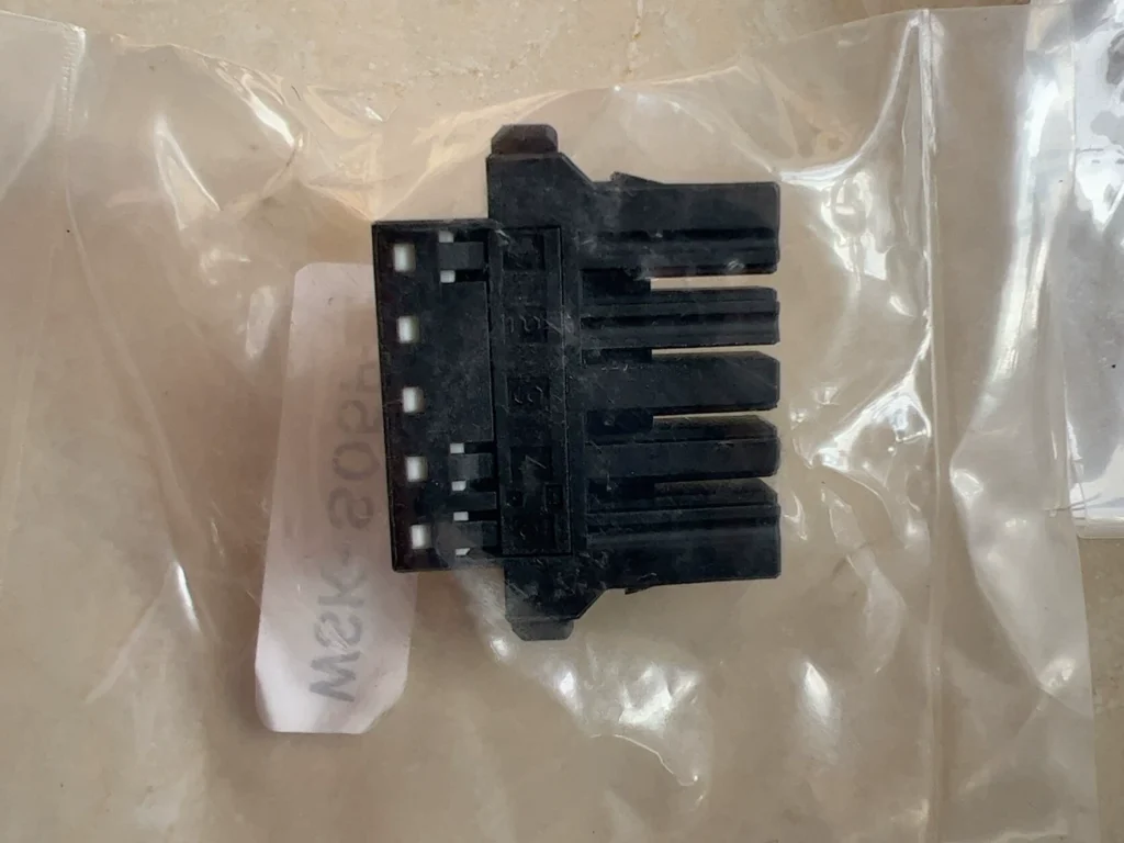Fuji Electric WSK-S05P-E Connector thumbnail