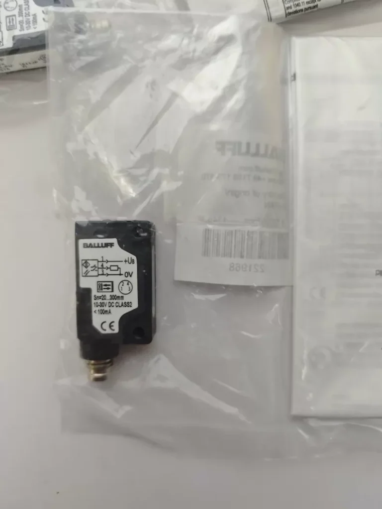 Balluff Photoelectric Sensor BOS01JK thumbnail
