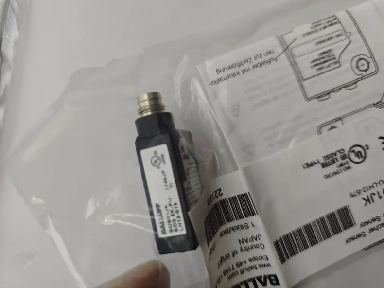 Balluff Photoelectric Sensor BOS01JK thumbnail