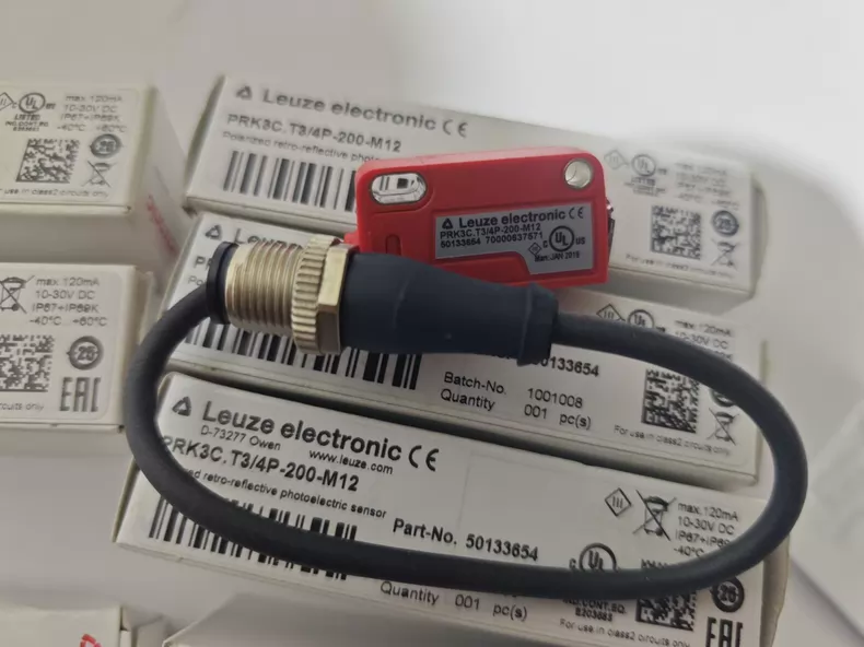 Leuze electronic Photoelectric Sensor PRK3C.T3/4P-200-M12 thumbnail