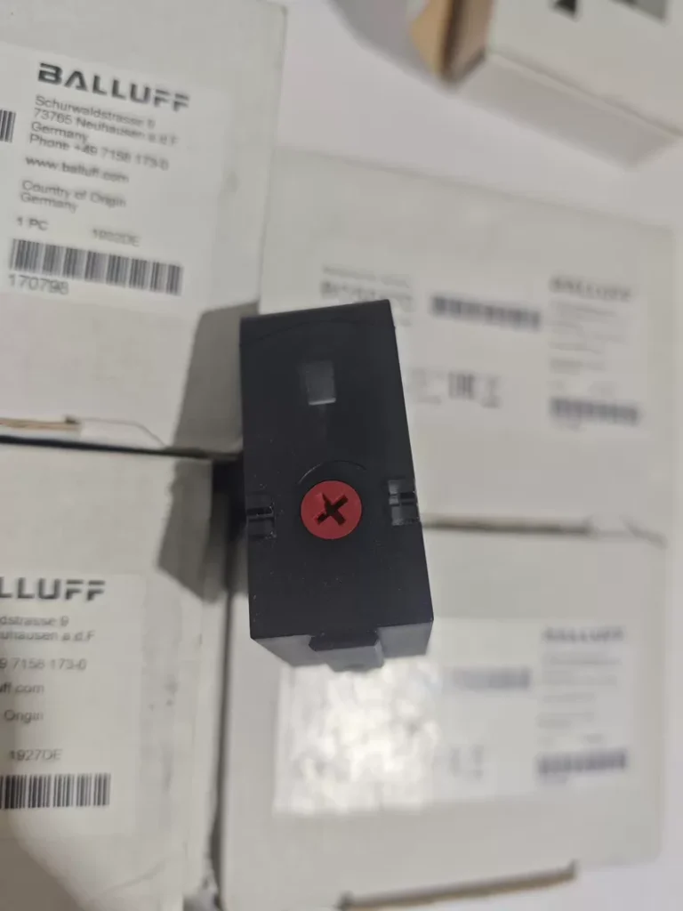 Balluff Photoelectric Sensor BOS017C