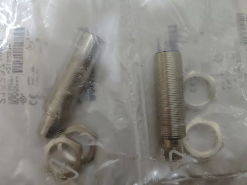 Balluff Proximity Sensor BES044F thumbnail