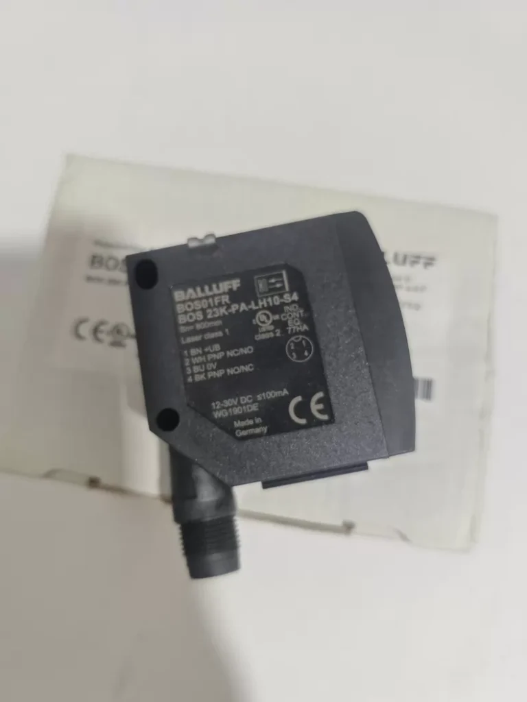 Balluff Photoelectric Sensor BOS01FR
