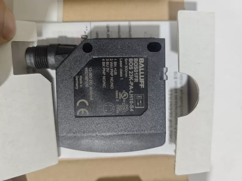 Balluff Photoelectric Sensor BOS01FR thumbnail