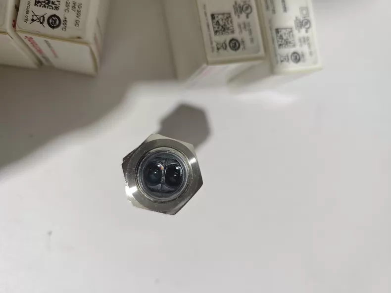 Leuze electronic Photoelectric Sensor 318M/66-120-S12 thumbnail