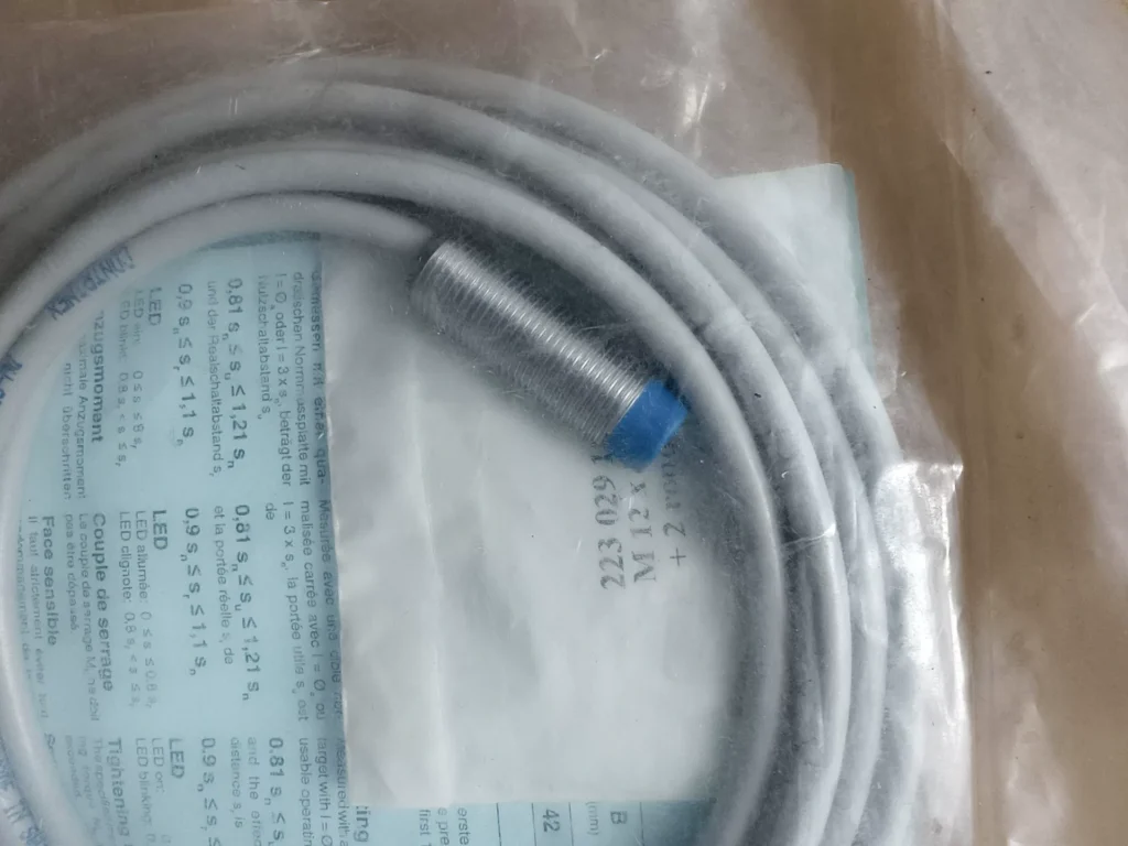 Contrinex DW-AD-511-M12-120 Proximity Sensor thumbnail
