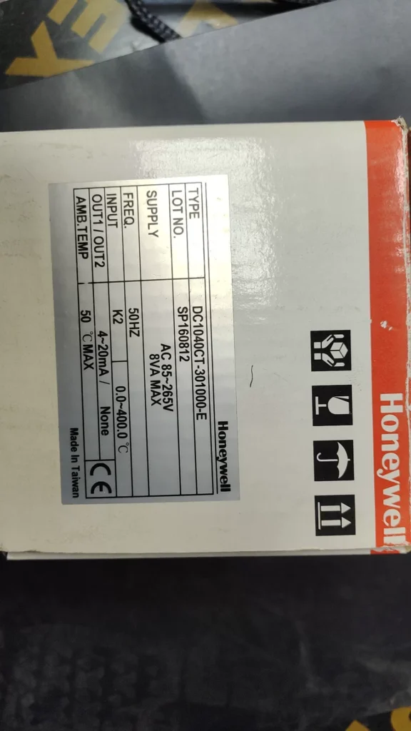 Honeywell DC1040CT-301000-E Temperature Controller