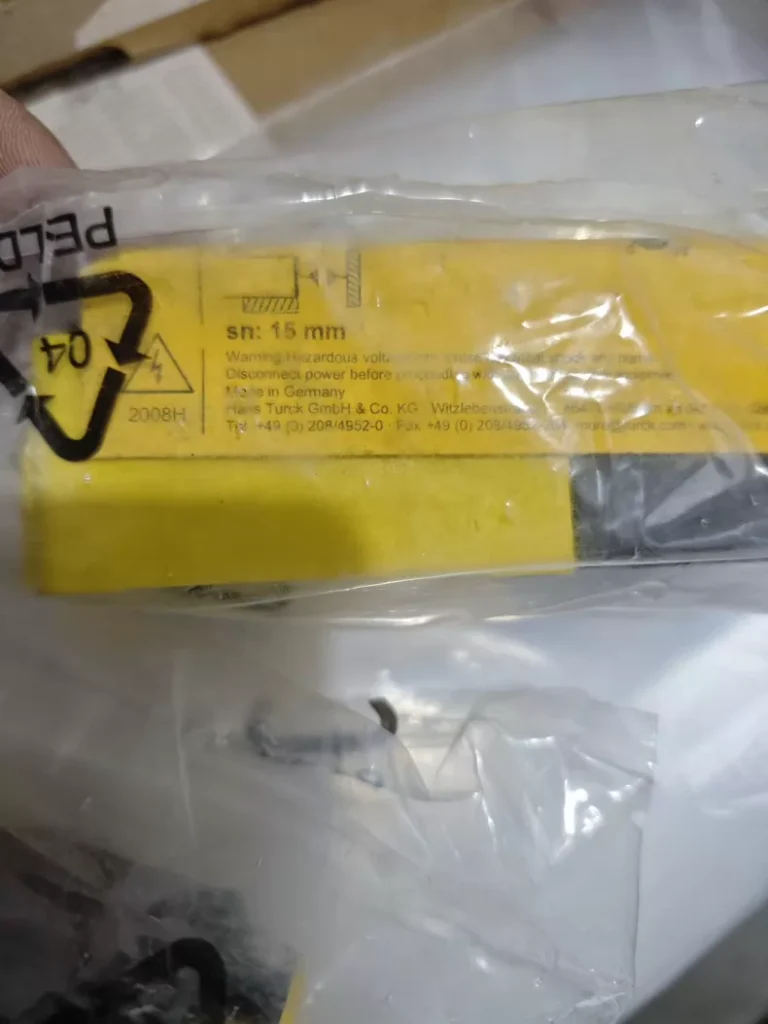 TURCK Proximity Sensor BI15-CP40-VN4X2 thumbnail