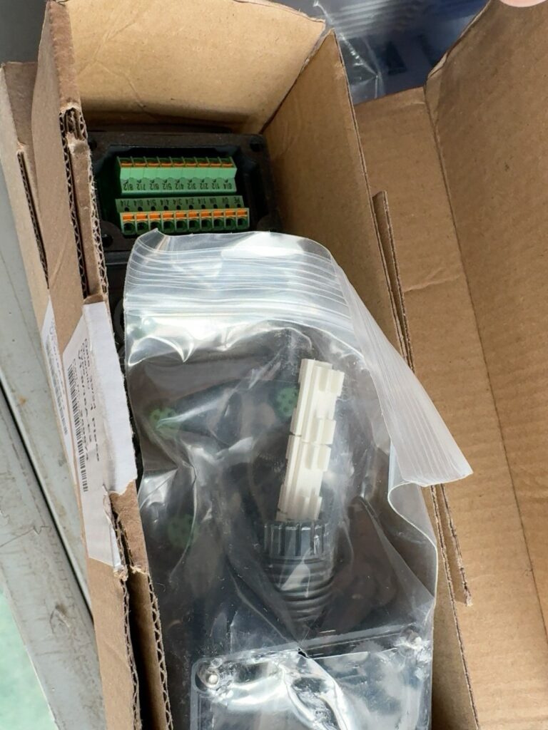 Pepperl+Fuchs V1-8/16A-E2 Connector thumbnail