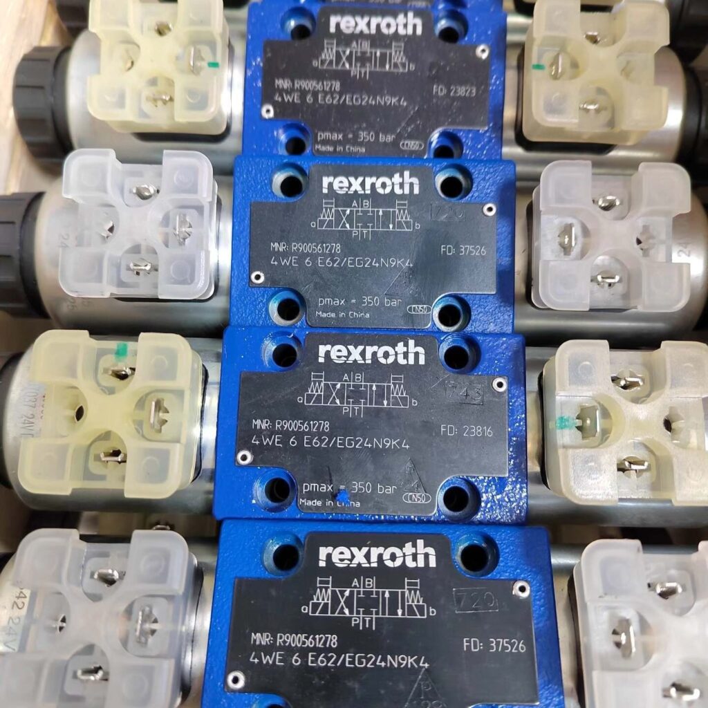 Bosch Rexroth R900561278 4WE6E62/EG24N9K4 Valve thumbnail