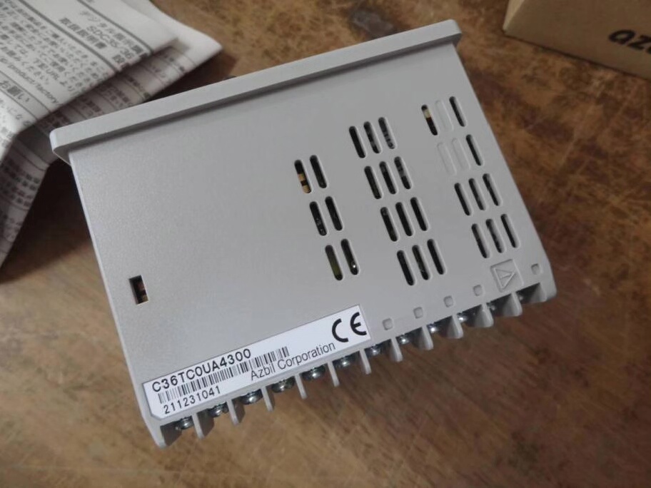 Azbil C36TC0UA4300 Controller