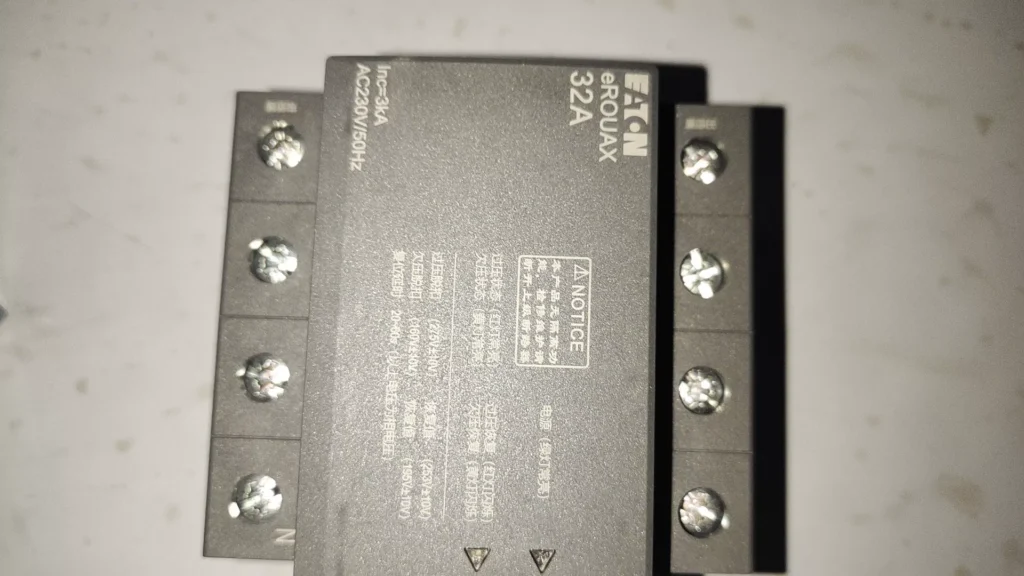 Eaton eROUAX-4-32-D Voltage Protector thumbnail