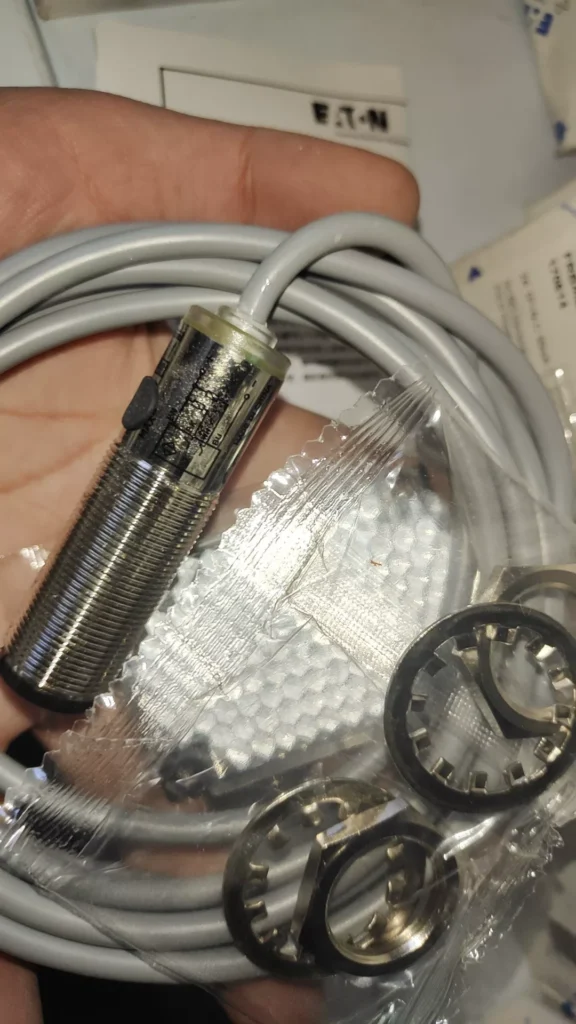 Eaton EPT18P-M303V201CR Sensor thumbnail