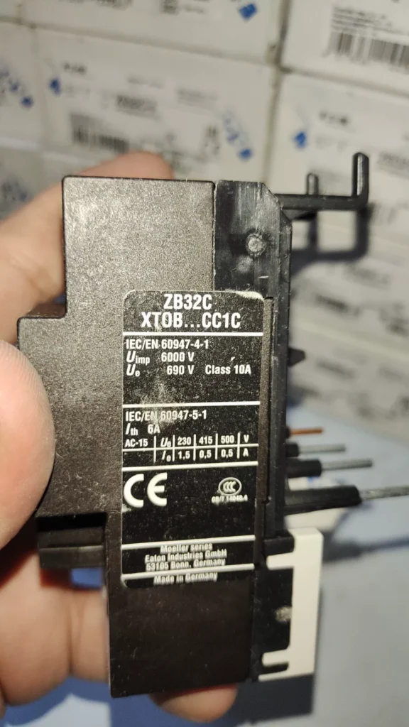 Eaton ZB32C-4 XTOB004CC1C Relay thumbnail