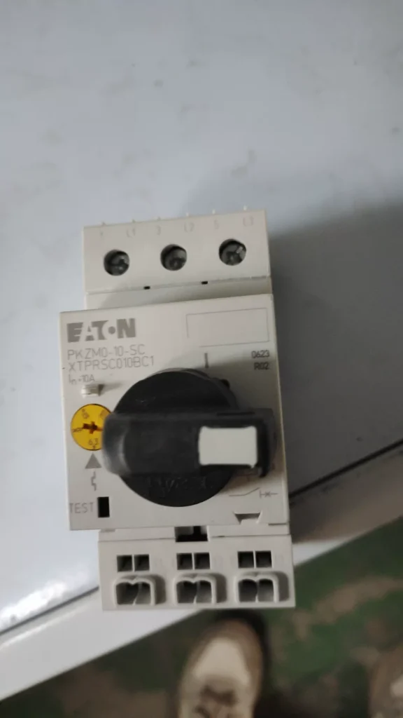 Eaton PKZM0-10-SC/AK Circuit Breaker thumbnail